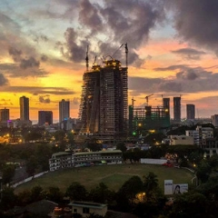 Enjoy Colombo city with street food as well